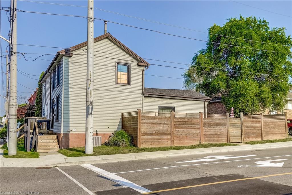 201 Barton Street W Property Photo 6