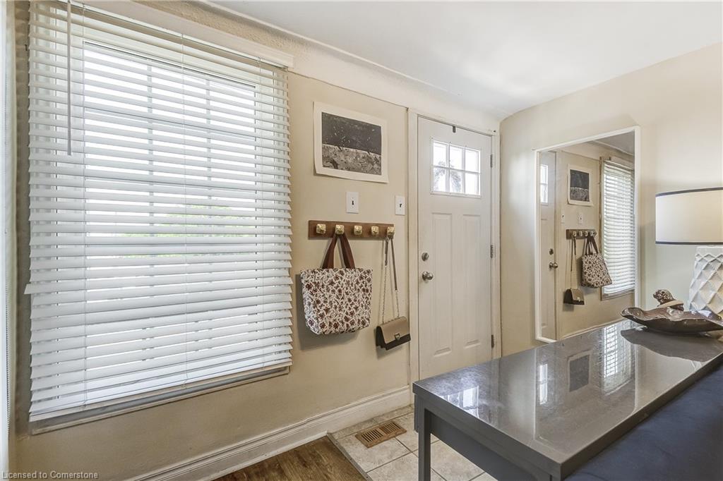 201 Barton Street W Property Photo 8