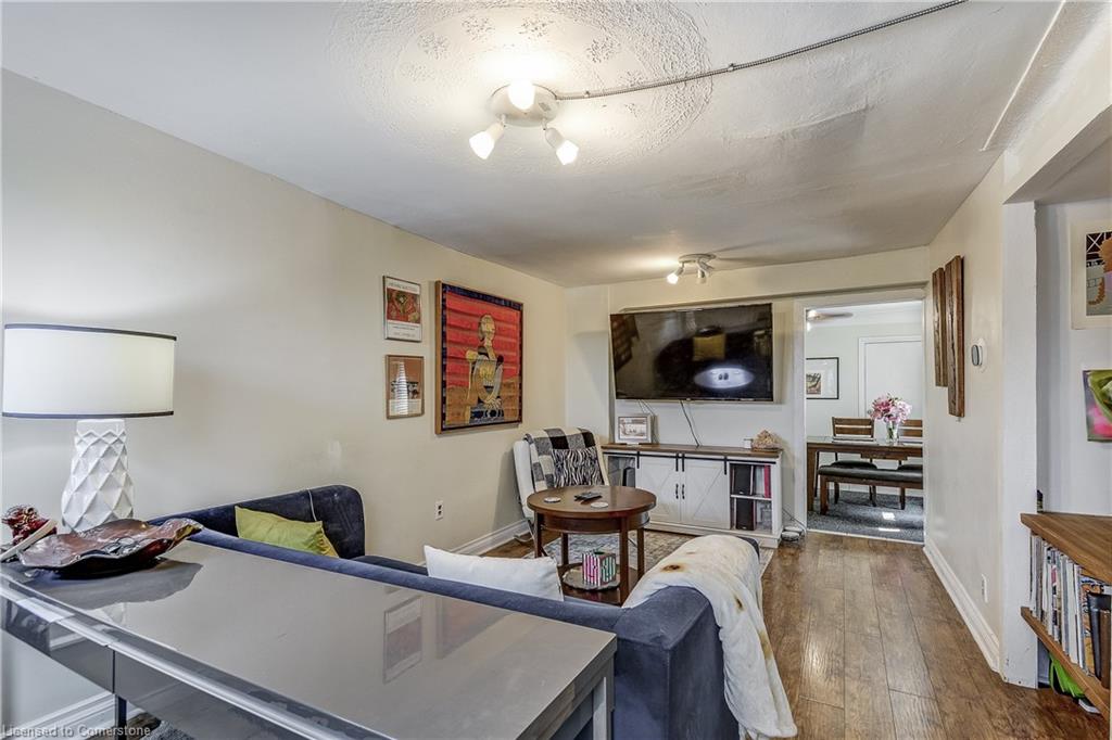 201 Barton Street W Property Photo 11