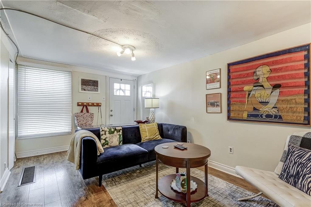 201 Barton Street W Property Photo 12