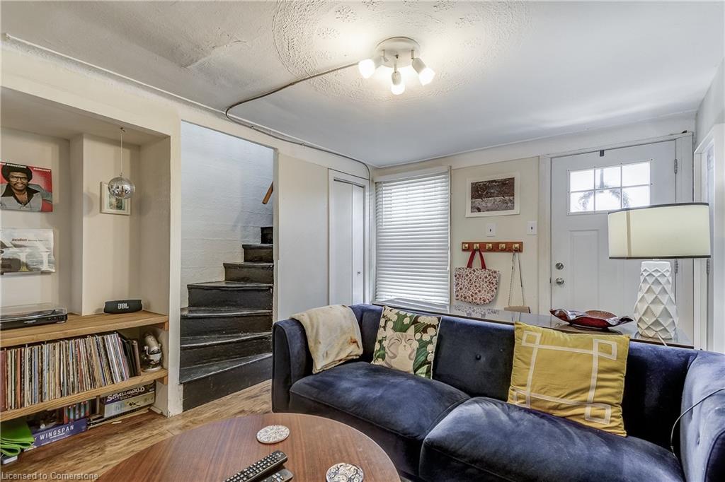 201 Barton Street W Property Photo 13