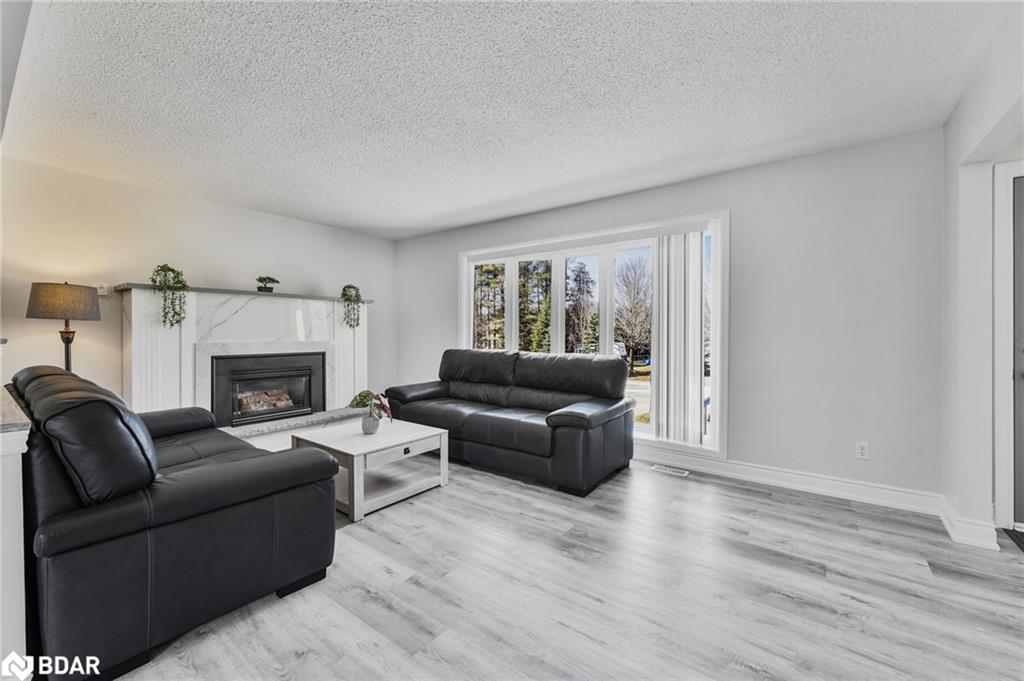 25 Lamers Crescent Property Photo 7