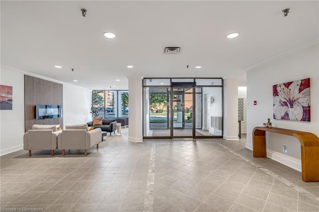 904-66 High Street E Property Photo 4