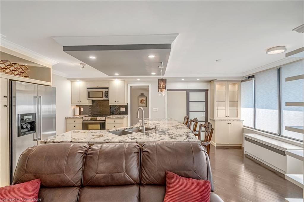 904-66 High Street E Property Photo 18