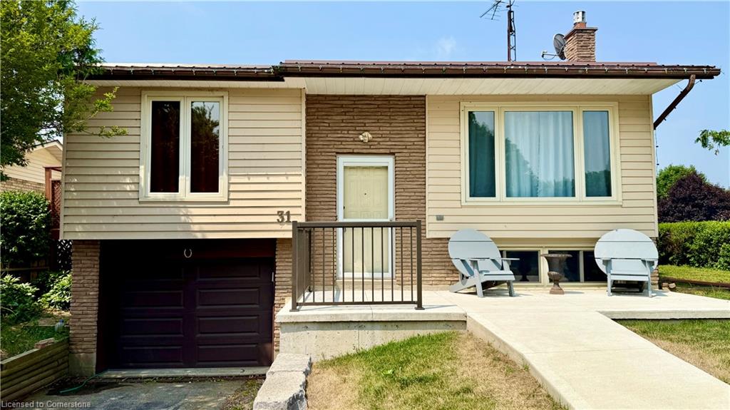 31 Aaron Drive Property Photo 1