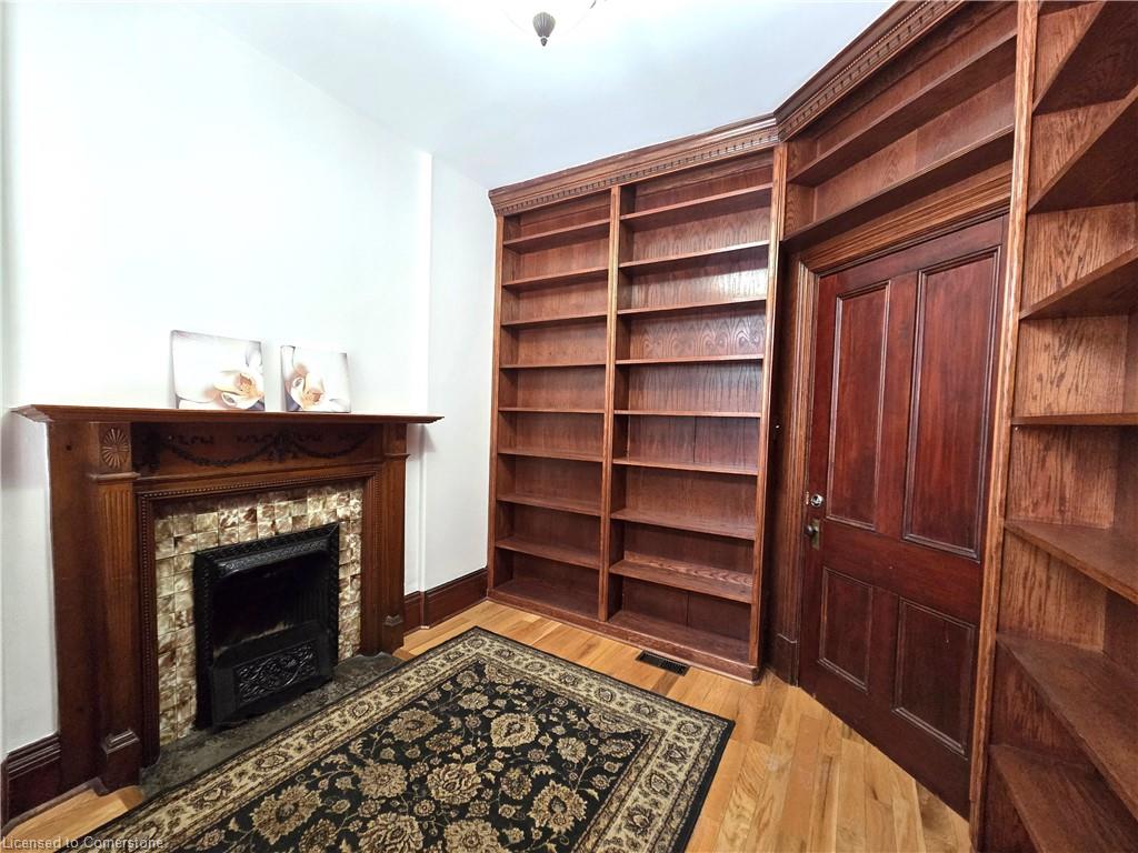 208 King Street E Property Photo 9