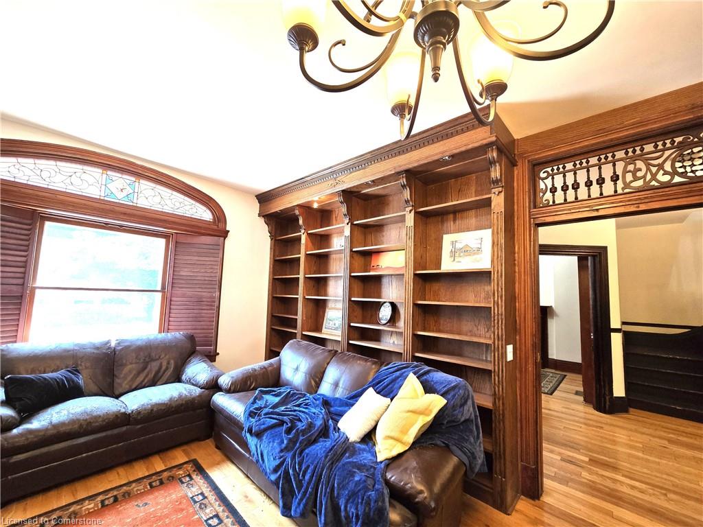 208 King Street E Property Photo 10