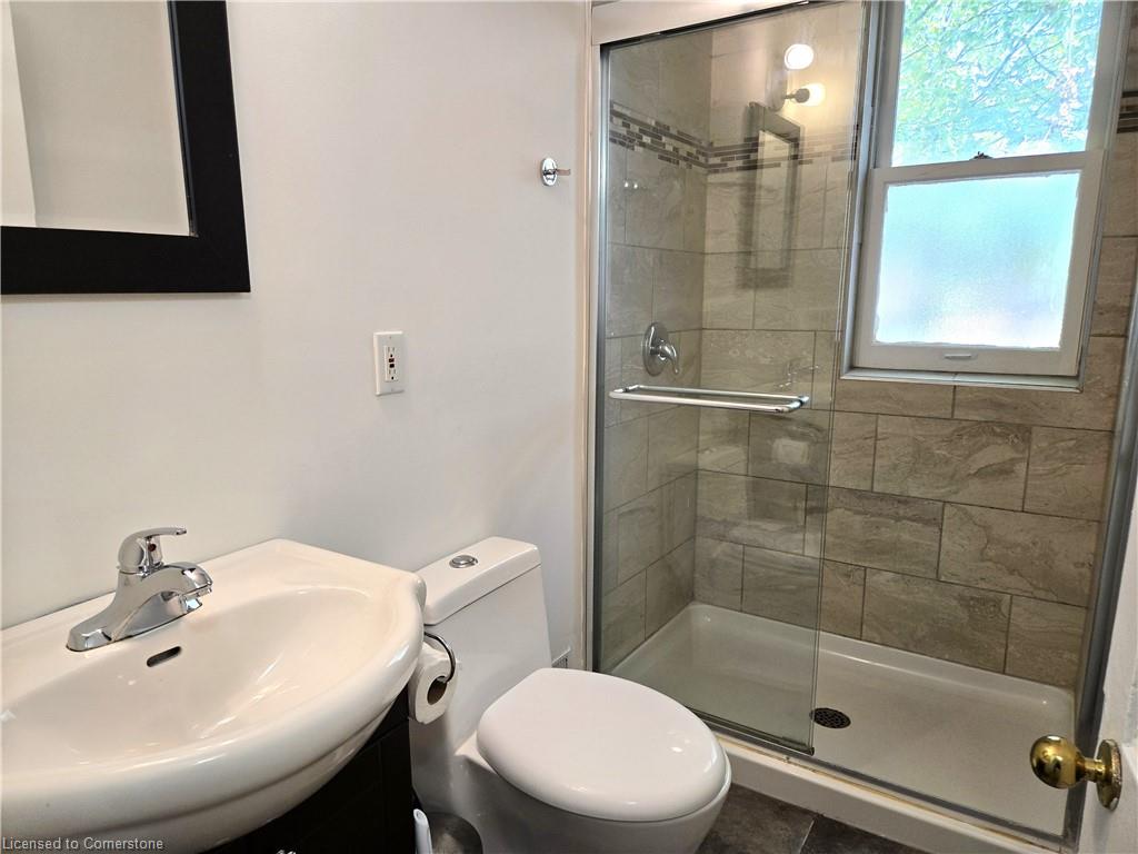 208 King Street E Property Photo 21