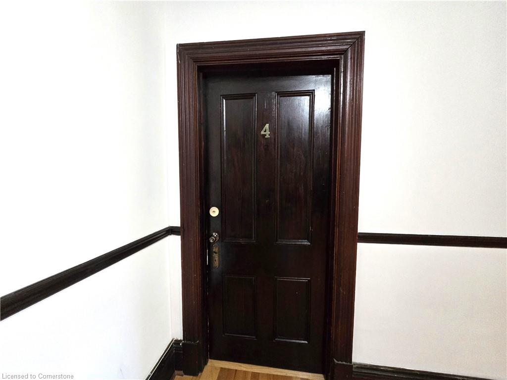 208 King Street E Property Photo 25