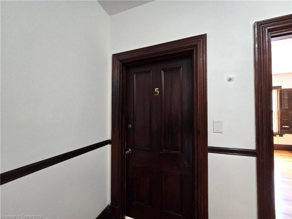 208 King Street E Property Photo 28