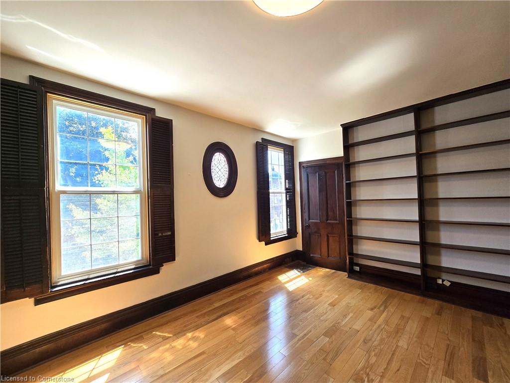 208 King Street E Property Photo 30