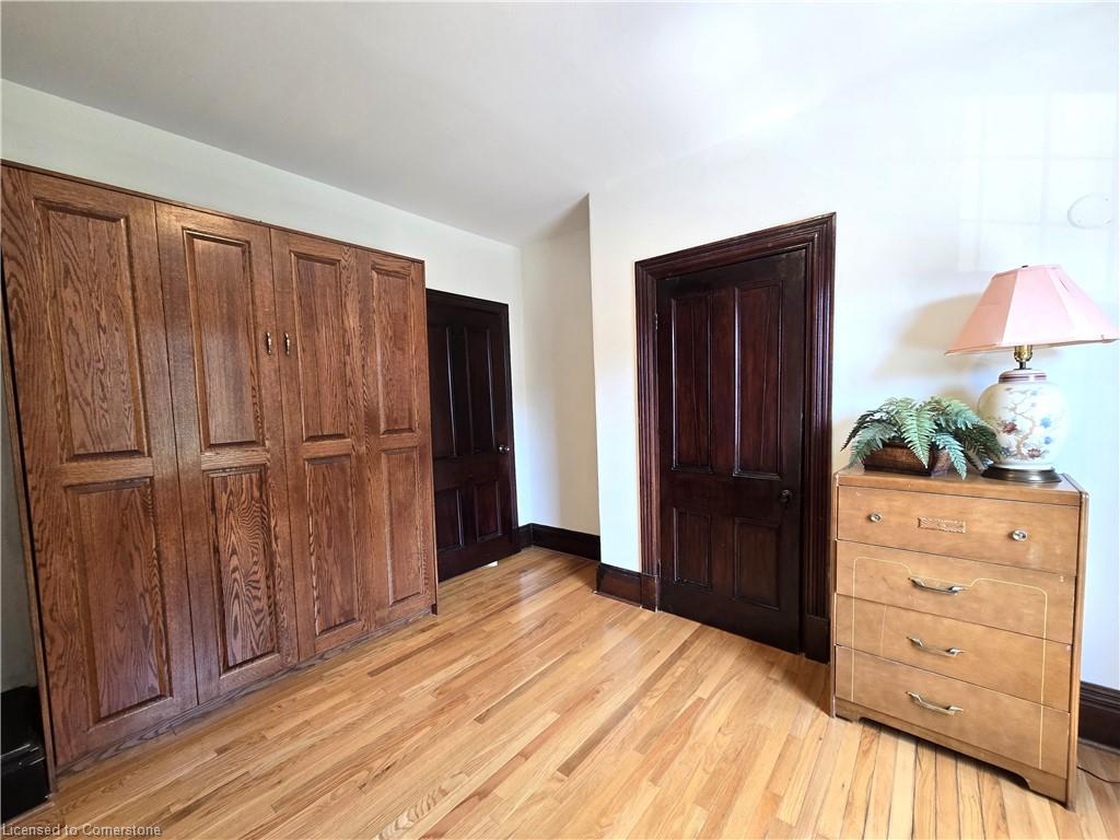 208 King Street E Property Photo 33