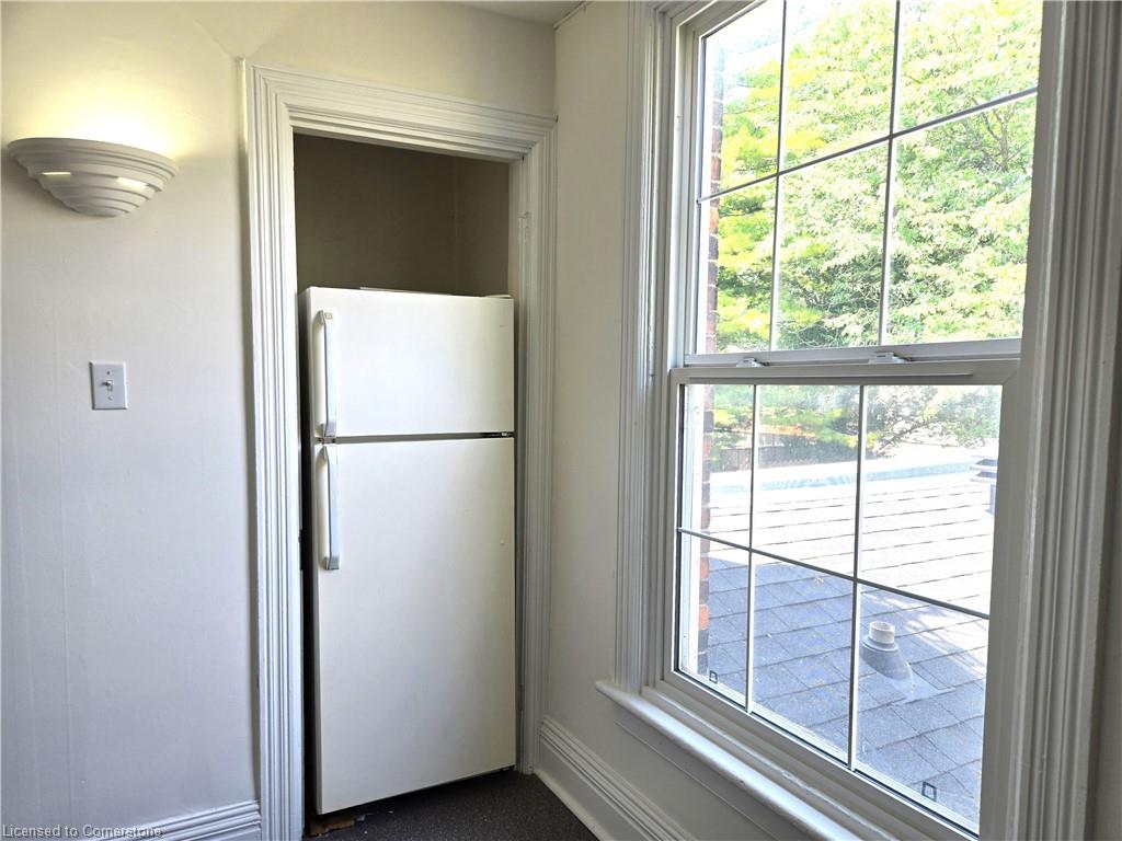 208 King Street E Property Photo 36