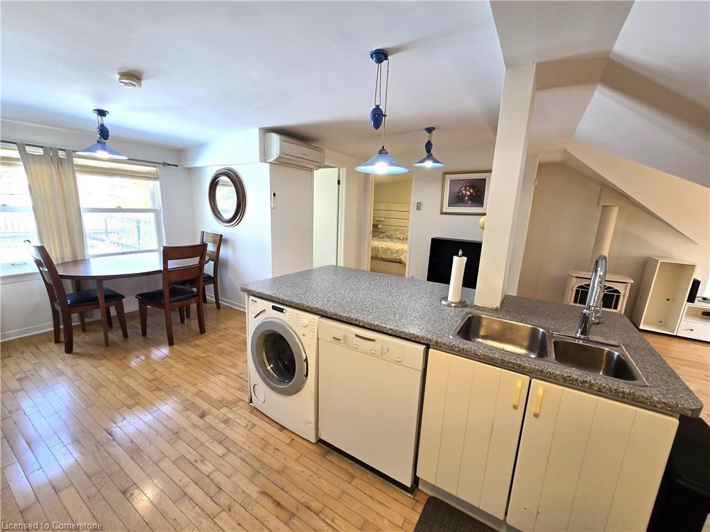 208 King Street E Property Photo 39