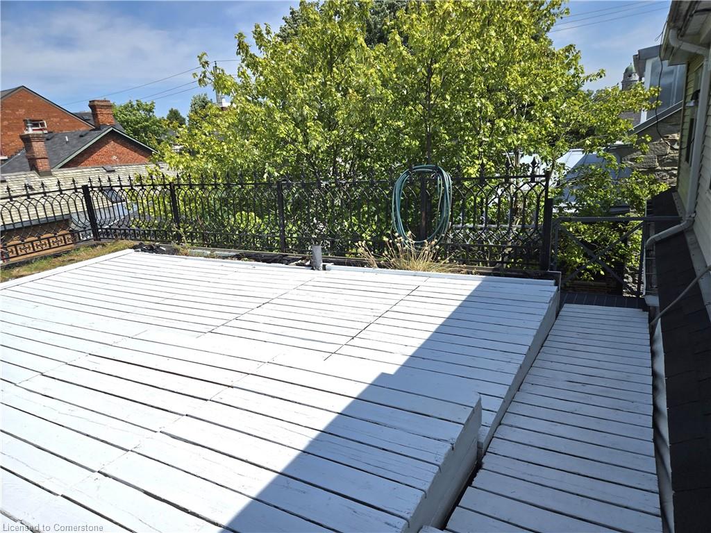 208 King Street E Property Photo 45