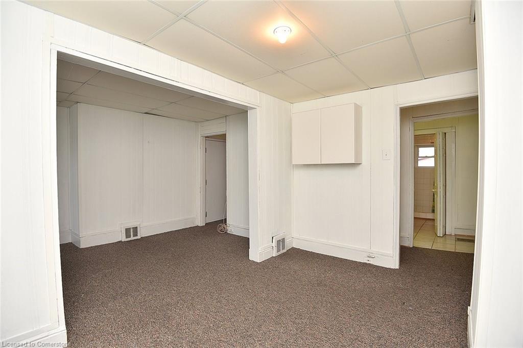 275 Main Street W Property Photo 20