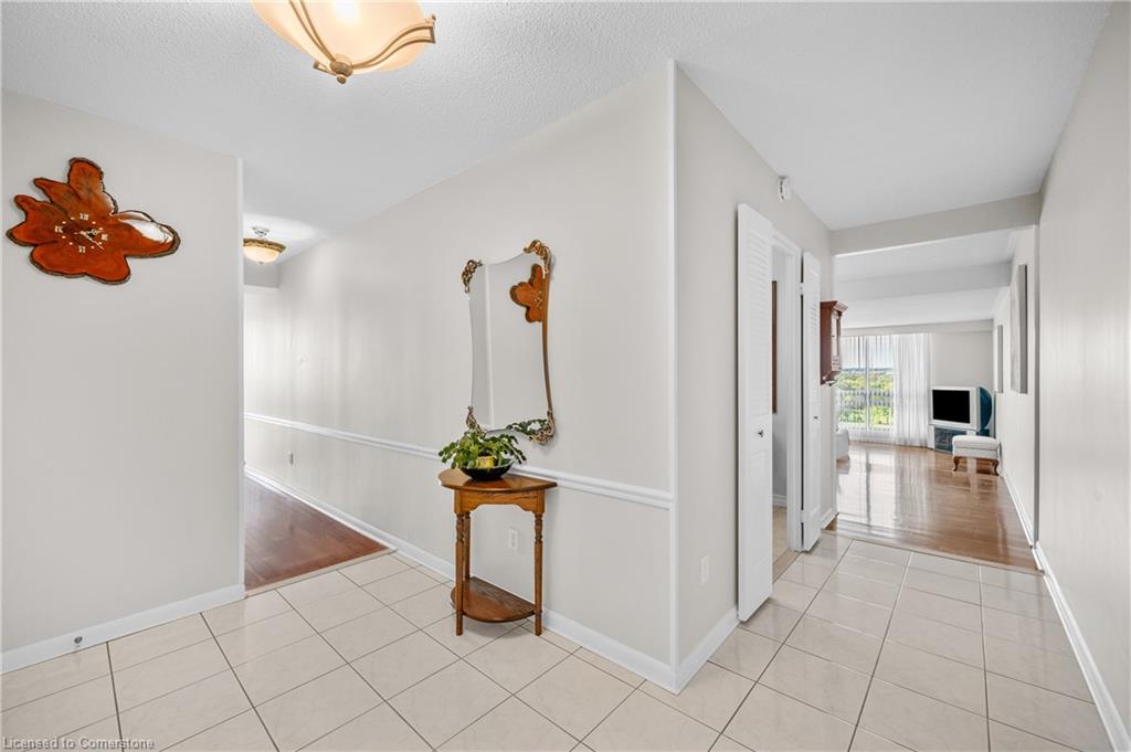 1402-2185 Marine Drive Property Photo 8