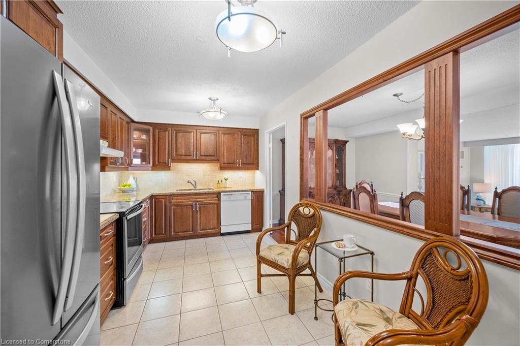 1402-2185 Marine Drive Property Photo 10