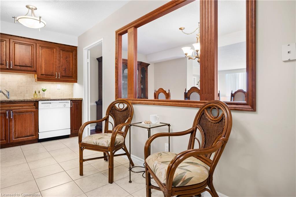 1402-2185 Marine Drive Property Photo 15