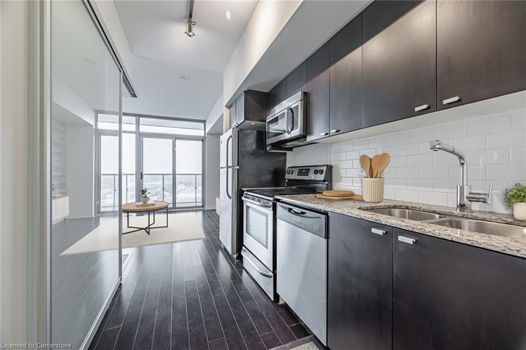 2206-105 The Queensway Property Photo 11