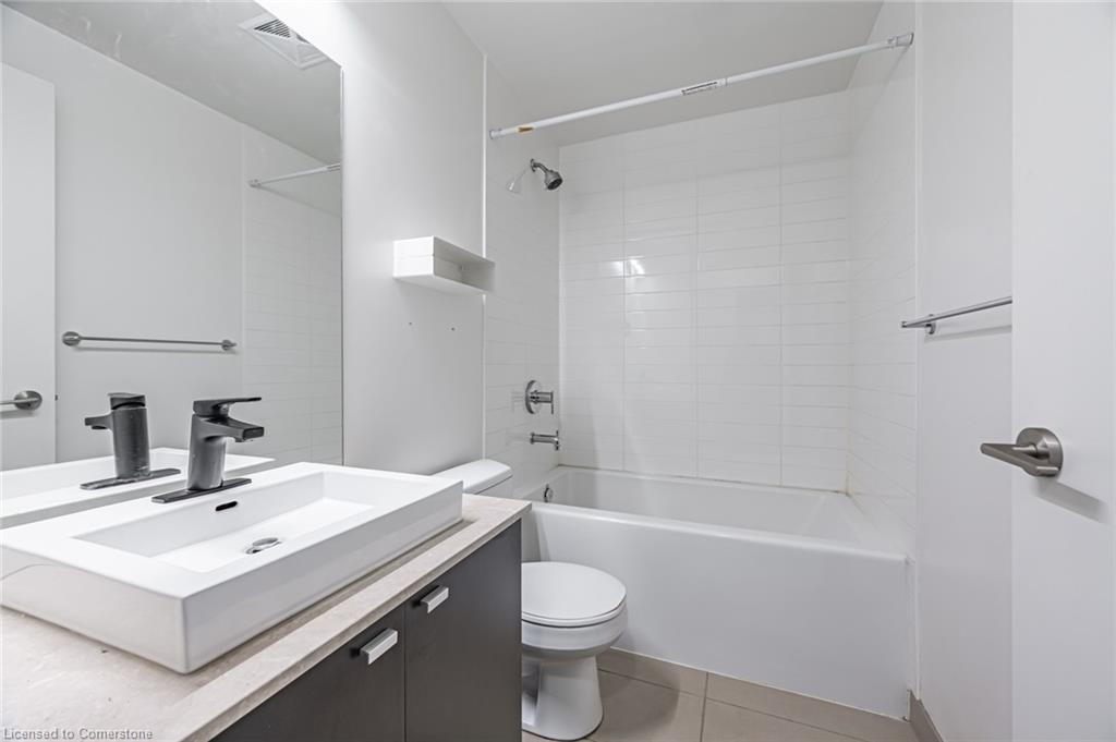 2206-105 The Queensway Property Photo 15