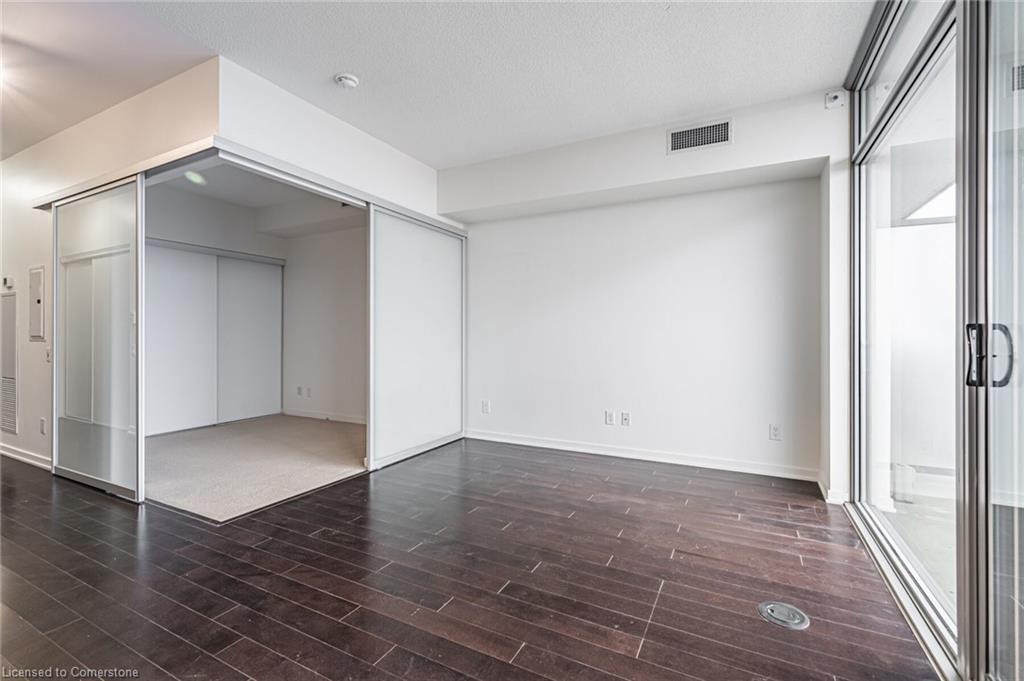 2206-105 The Queensway Property Photo 20