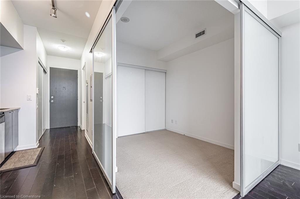 2206-105 The Queensway Property Photo 21