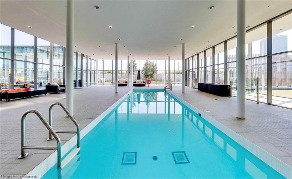 2206-105 The Queensway Property Photo 27