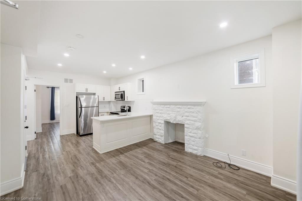 27 Melrose Avenue S Property Photo 5