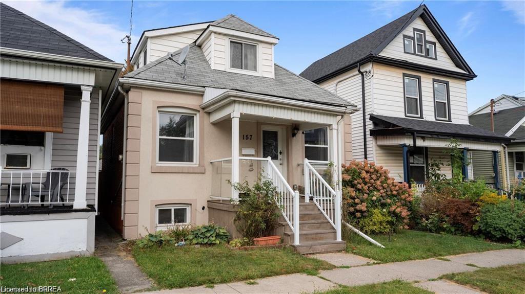 157 Weir Street N Property Photo 1
