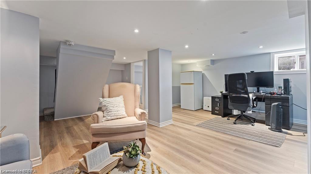157 Weir Street N Property Photo 18