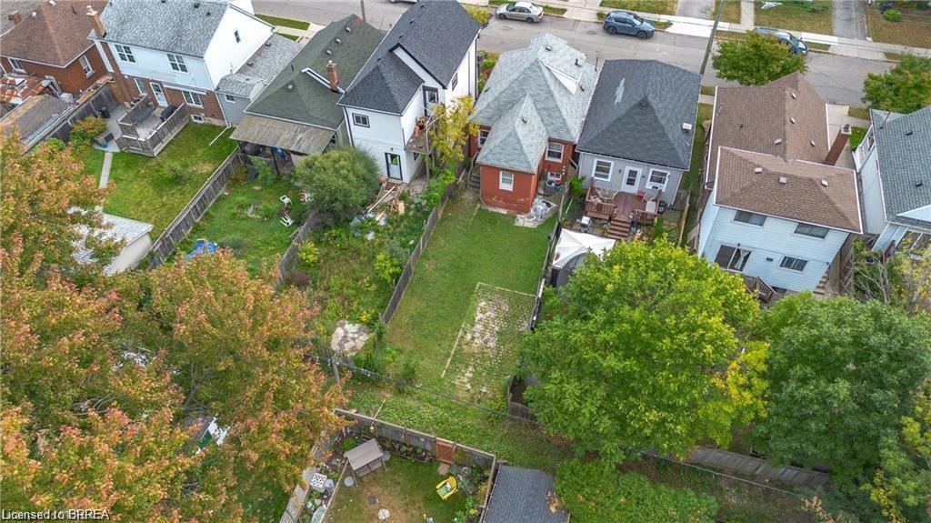 157 Weir Street N Property Photo 22