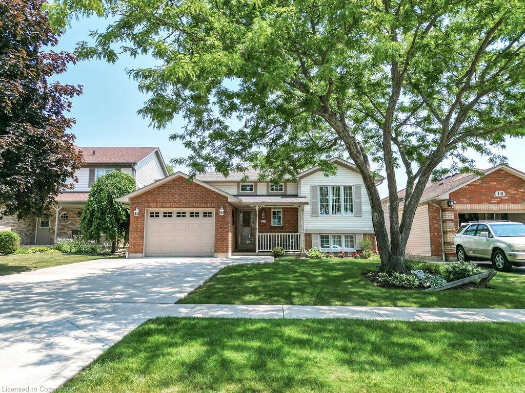 18 Lindsay Drive Property Photo 1