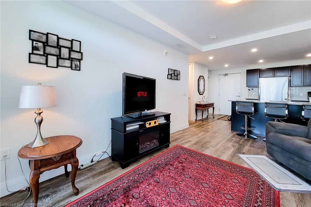 313-1 Redfern Avenue Property Photo 18