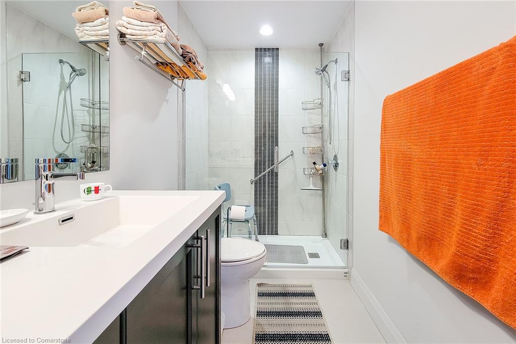 313-1 Redfern Avenue Property Photo 28