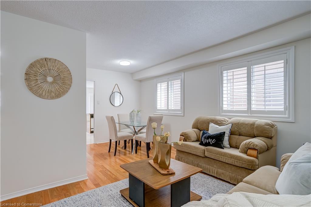 61 Cedarwood Crescent Property Photo 4