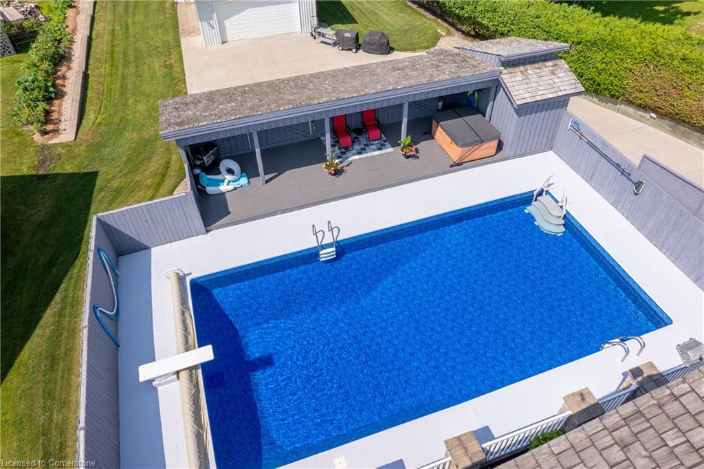 4 Colonial Drive Property Photo 9