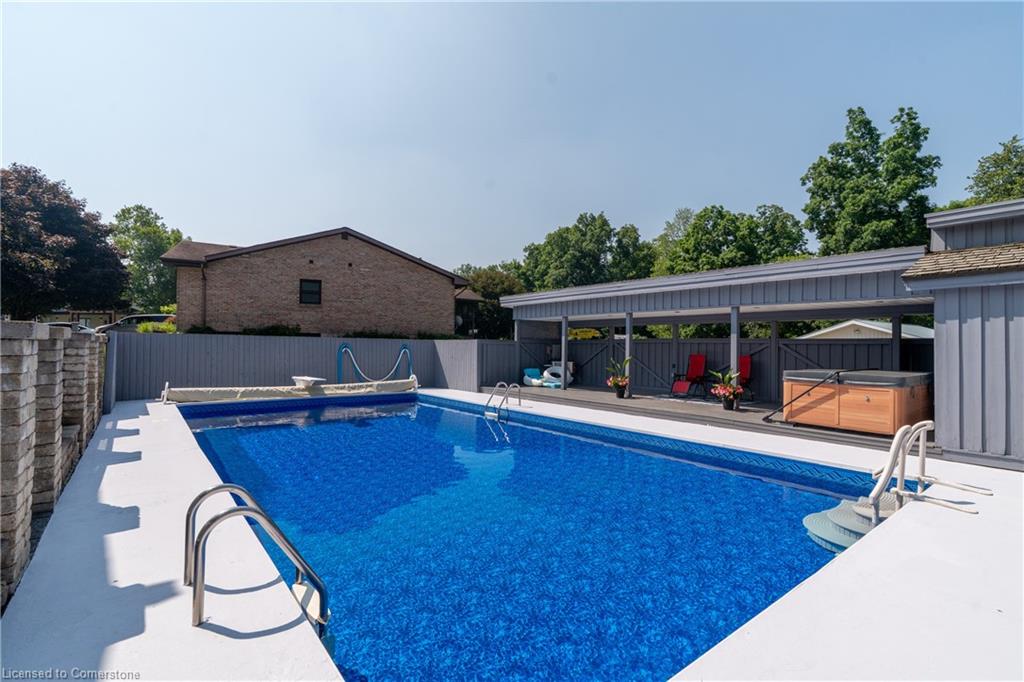 4 Colonial Drive Property Photo 12