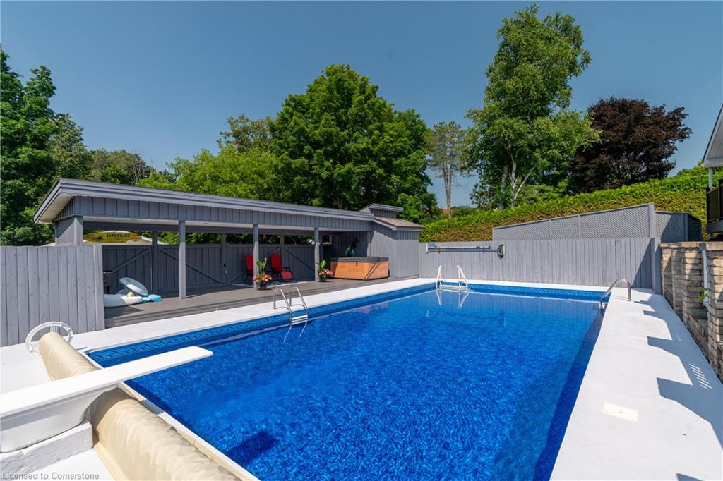 4 Colonial Drive Property Photo 13