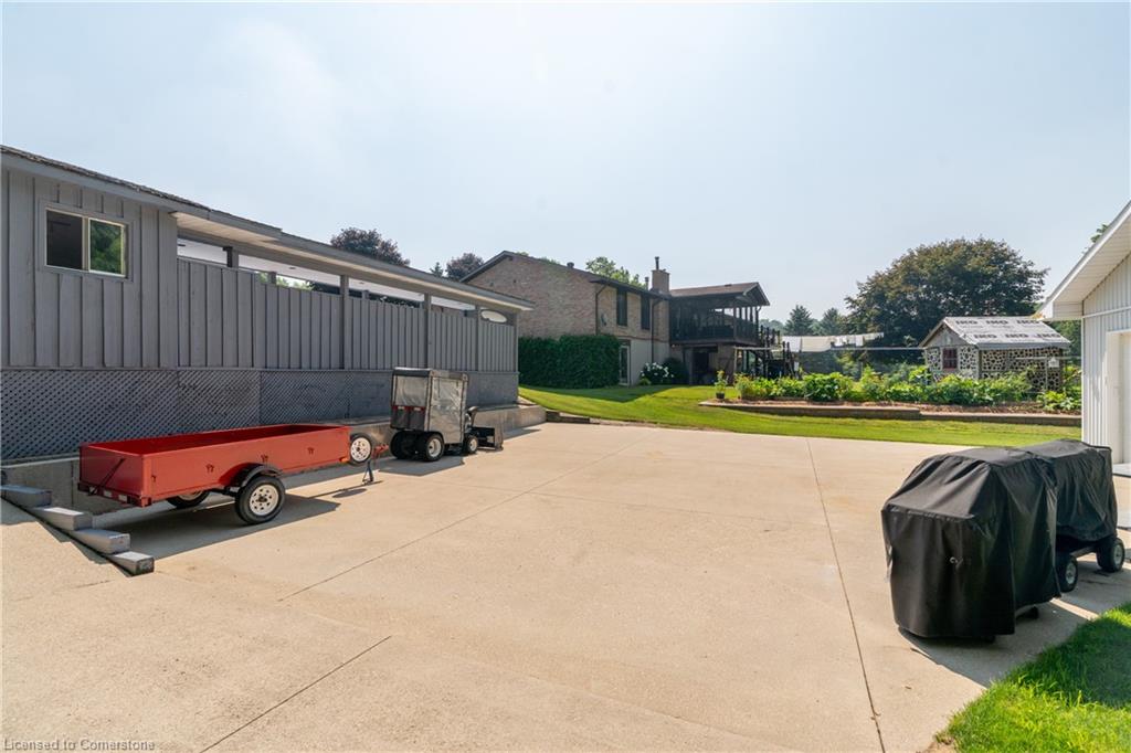 4 Colonial Drive Property Photo 43