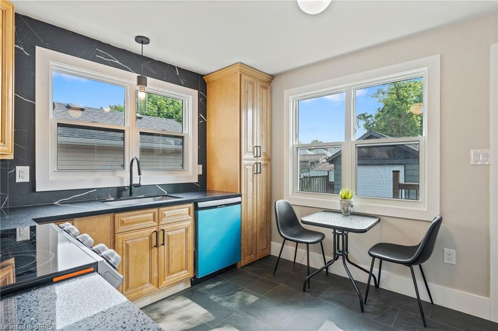 7 Esther Street Property Photo 19