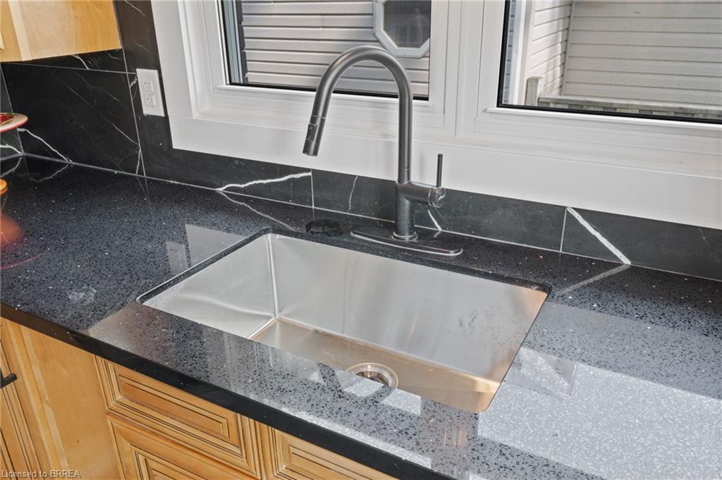 7 Esther Street Property Photo 21