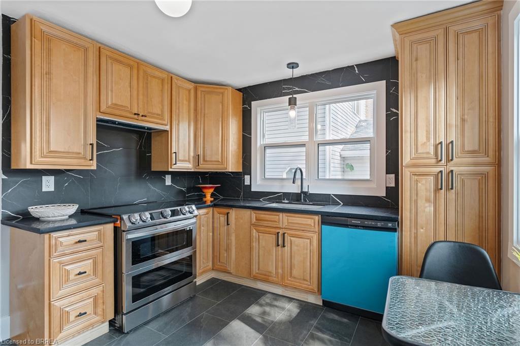 7 Esther Street Property Photo 22