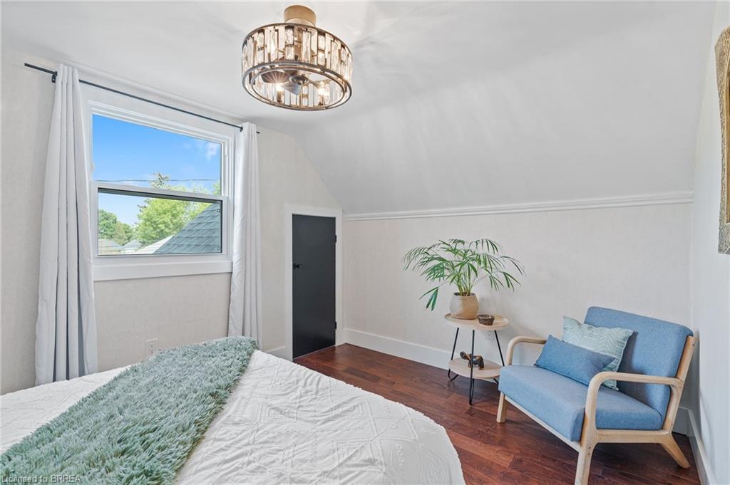 7 Esther Street Property Photo 31