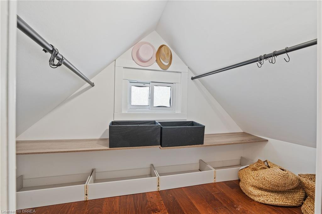 7 Esther Street Property Photo 32
