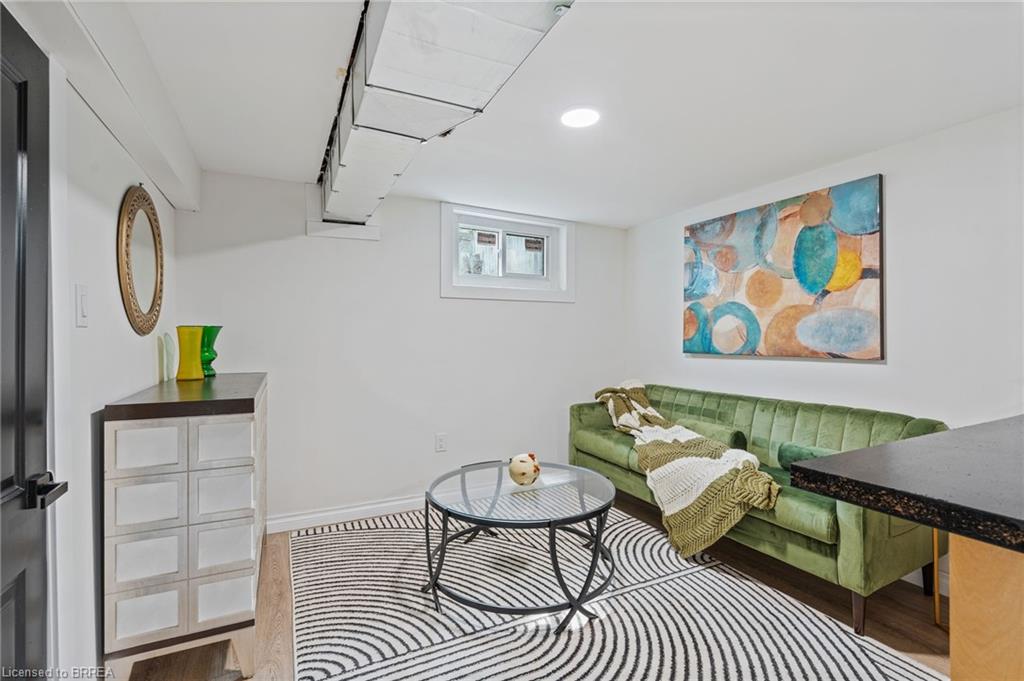 7 Esther Street Property Photo 37