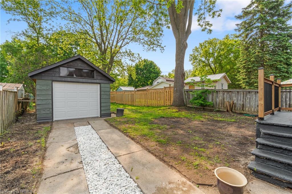 7 Esther Street Property Photo 45