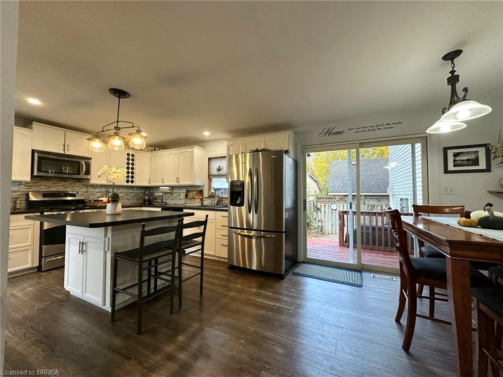 388 Mckellar Street Property Photo 16