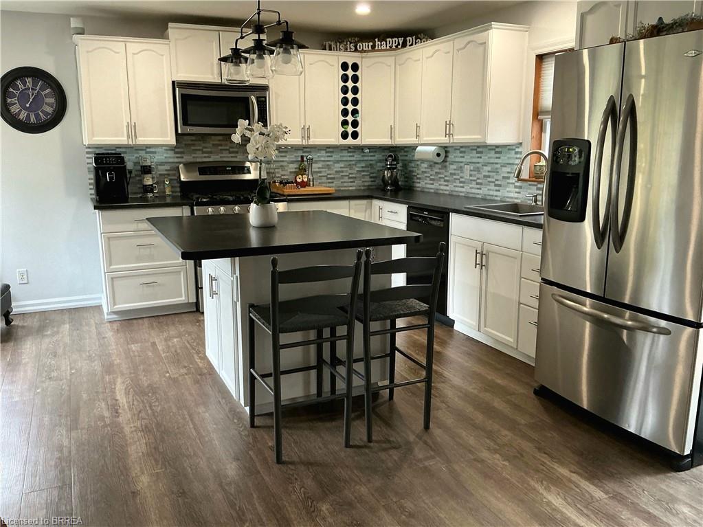 388 Mckellar Street Property Photo 18