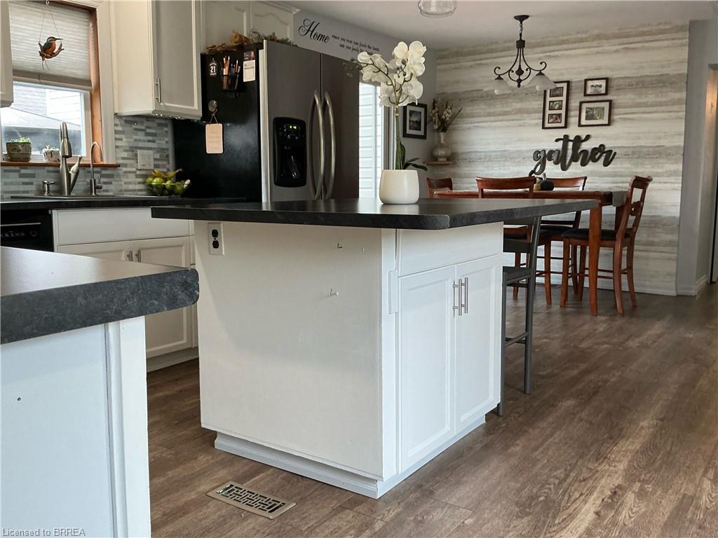 388 Mckellar Street Property Photo 19